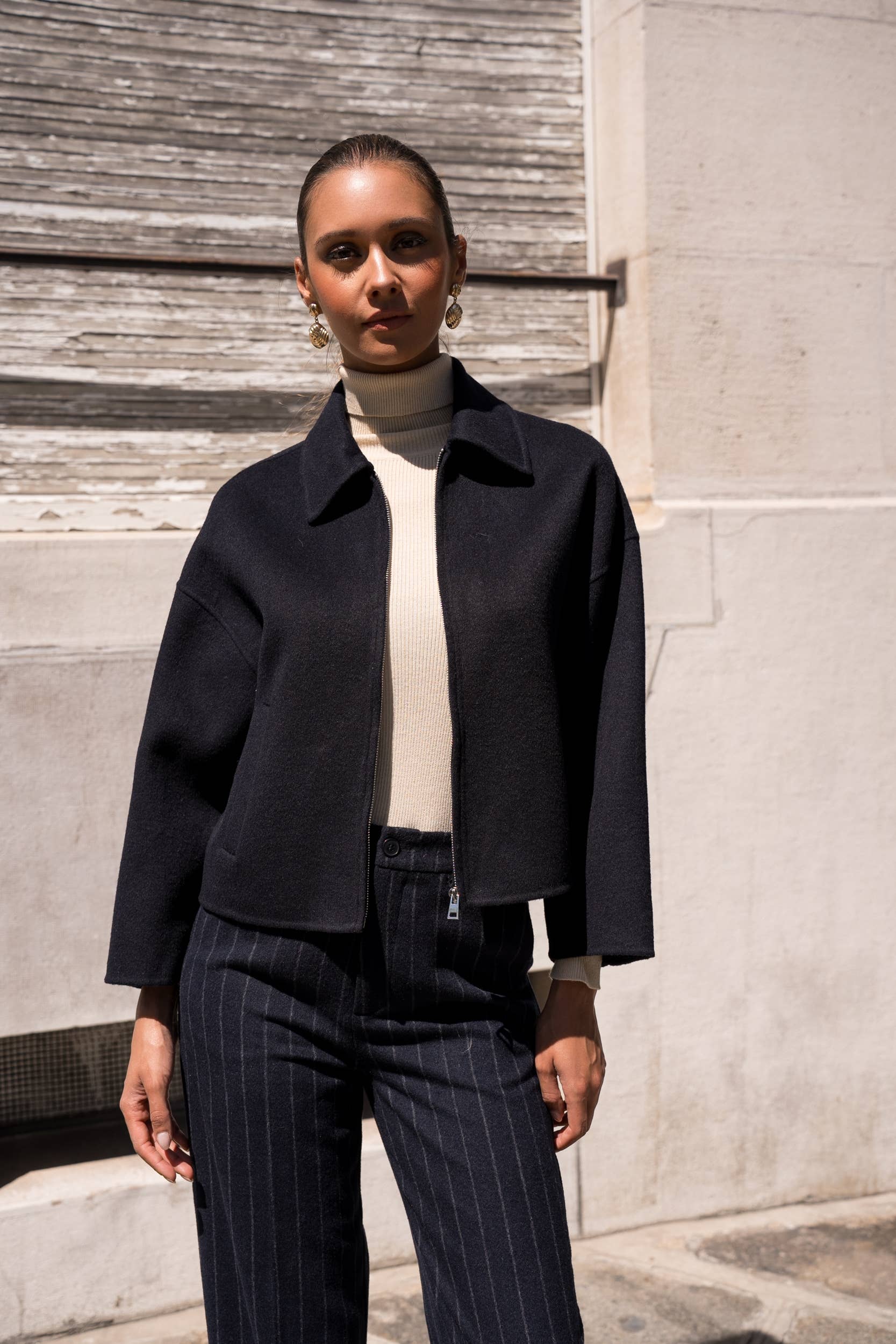 Attentif Paris - Wholesale Coat - Women's - Hand-sewn short coat in blended wool with zip closure30