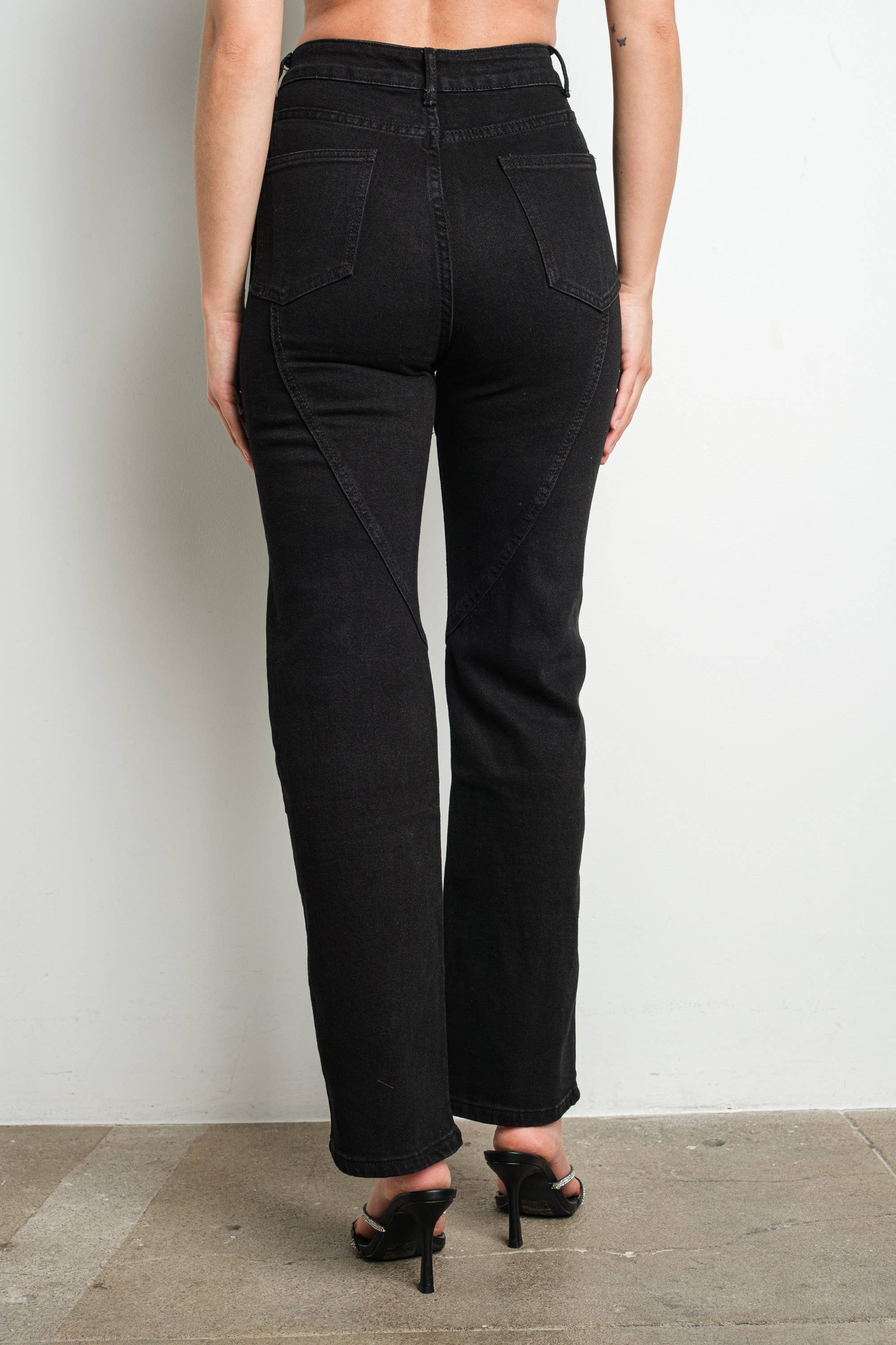 KIWI - Wholesale Jeans - Dames - KIWI spijkerbroek met hoge taille, kuitmodel en strassteen openingen9