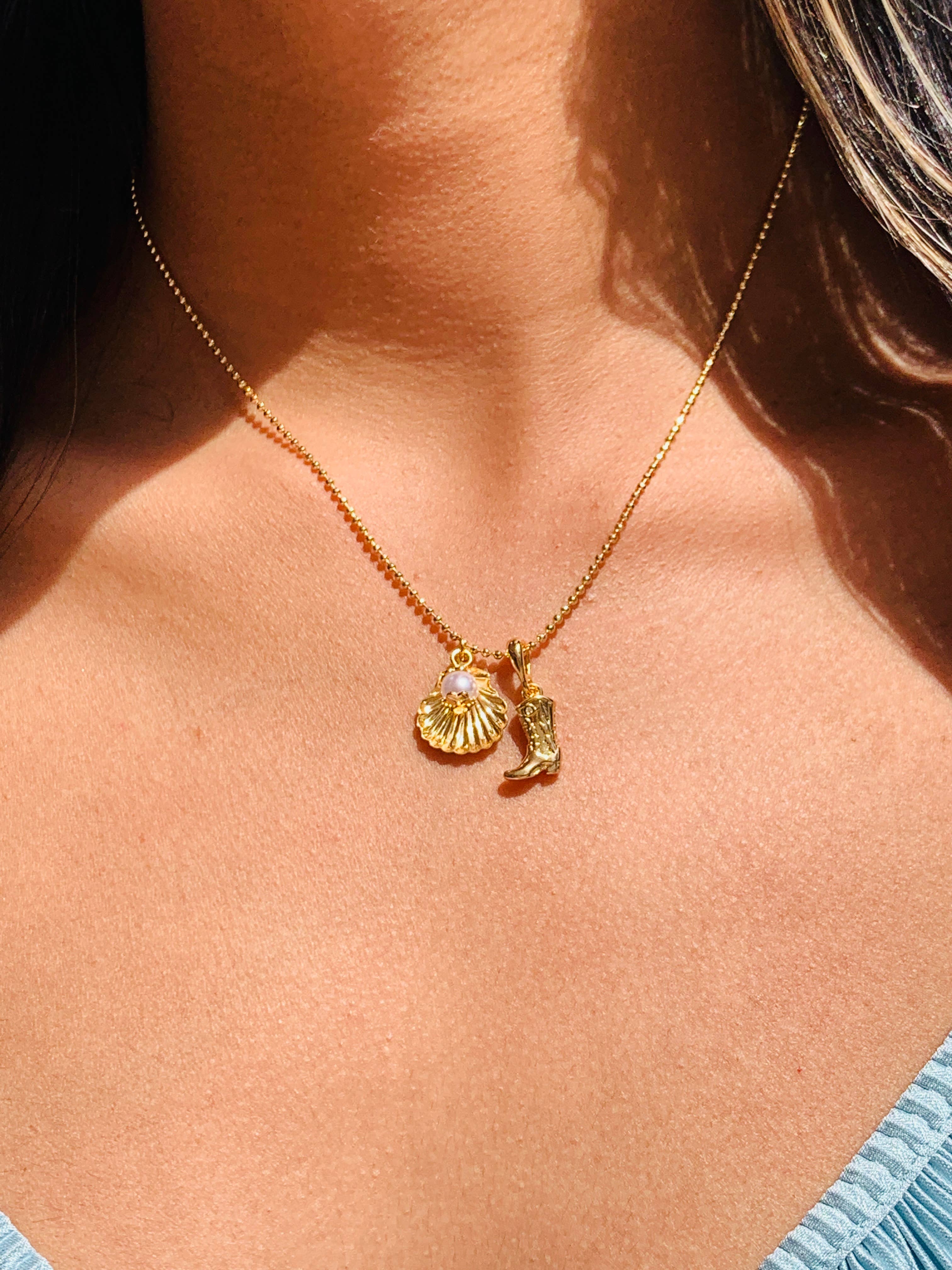 Mali Beads – Großhandel Kette mit Anhänger/Charm – 18K Gold Küsten-Cowgirl-Hut und Muschel-Anhänger Halskette5