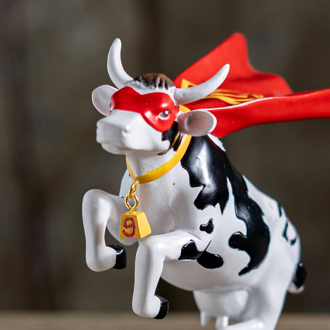 Pacific Trading - Wholesale Decorative Figurine - Super Cow Cowparade6