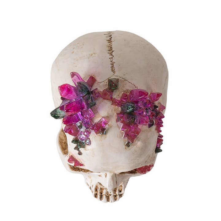 Pacific Trading – wholesale Decorative figurine – Skull With Crystals4