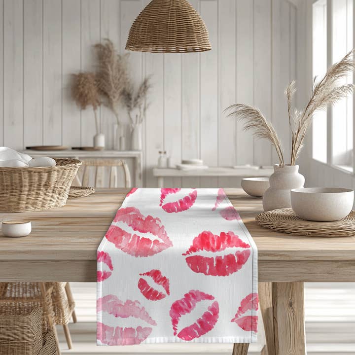 Lips Valentijnsdag Tafelloper voor wholesale door Timeless Luxe Boutique