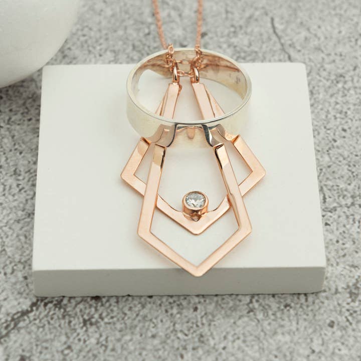 Halsketting met zirkonsteen en ringhouder voor wholesale door Gowa Design