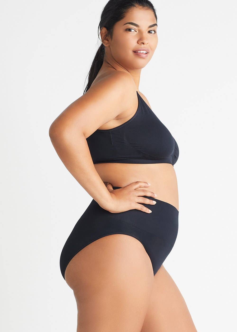 Yummie - Wholesale Bralette - Women's - V-Neck Bralette w/ Removable Pads - Plus Sizes Available8