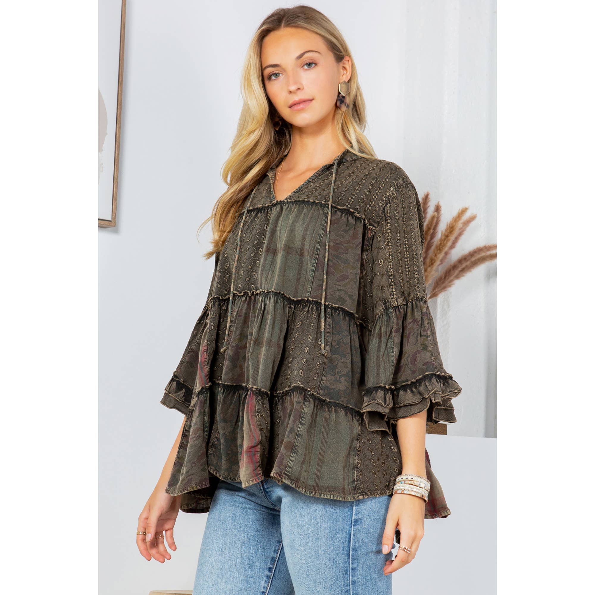 Young Threads - Vente Tunique – femme - Fusion artistique : Haut Jhabla surteint avec broderie également en PLUS8