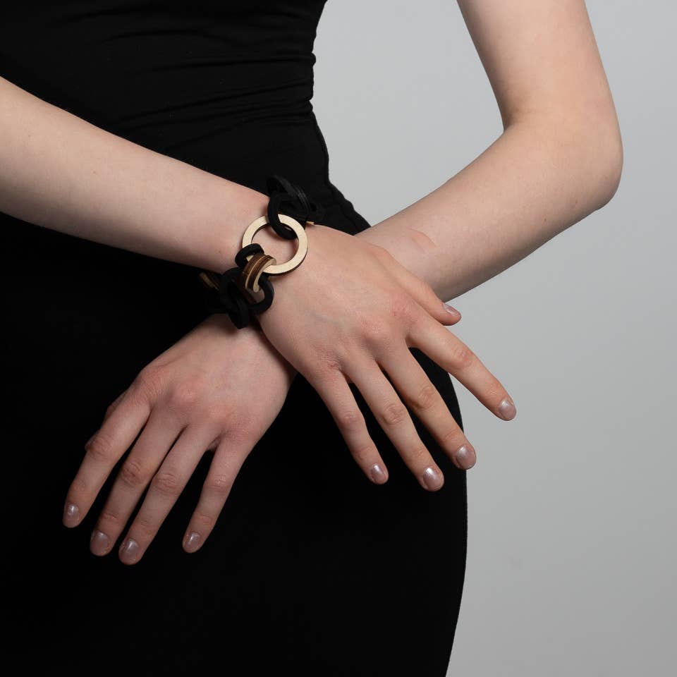 Valona – wholesale Link & chain bracelet – Halo bracelet – Nordic Eco Jewelry in Wood6