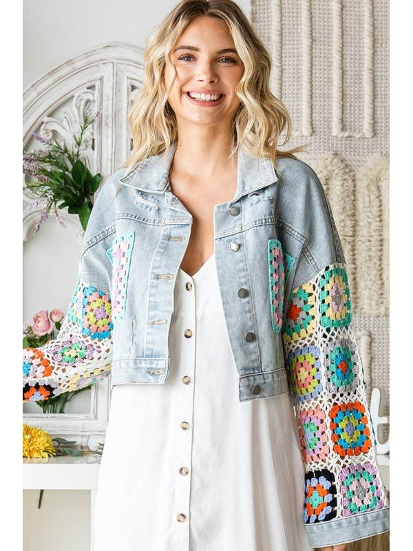 Veste en jean à manches et poches contrastantes en crochet pour la vente par Lemon Tree