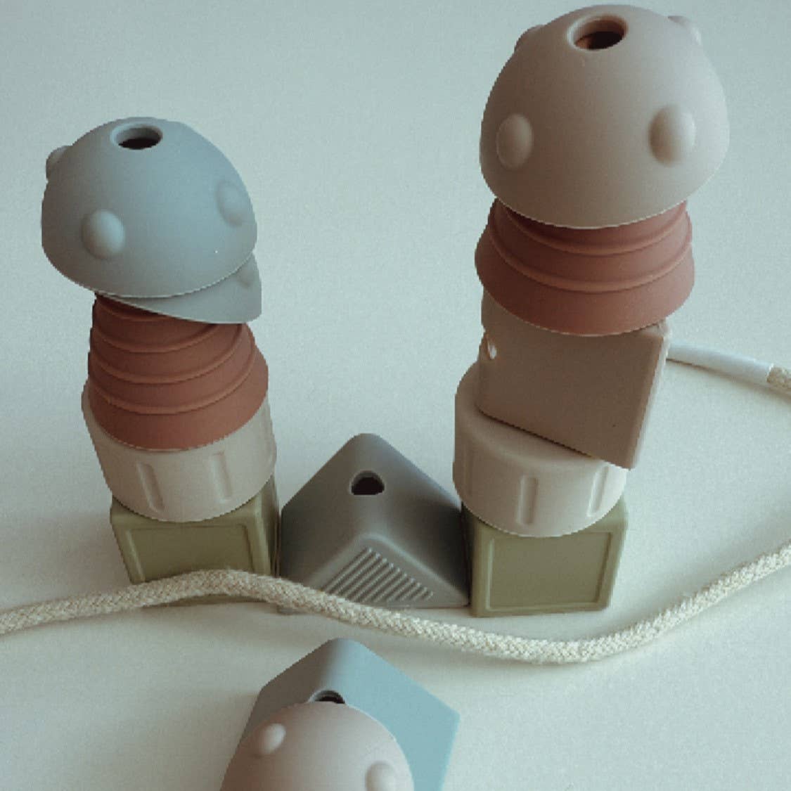 Ali+Oli - Wholesale Toy Set - Kids - Ali+Oli Montessori Lacing Toy – 14 Soft Color Silicone Beads7