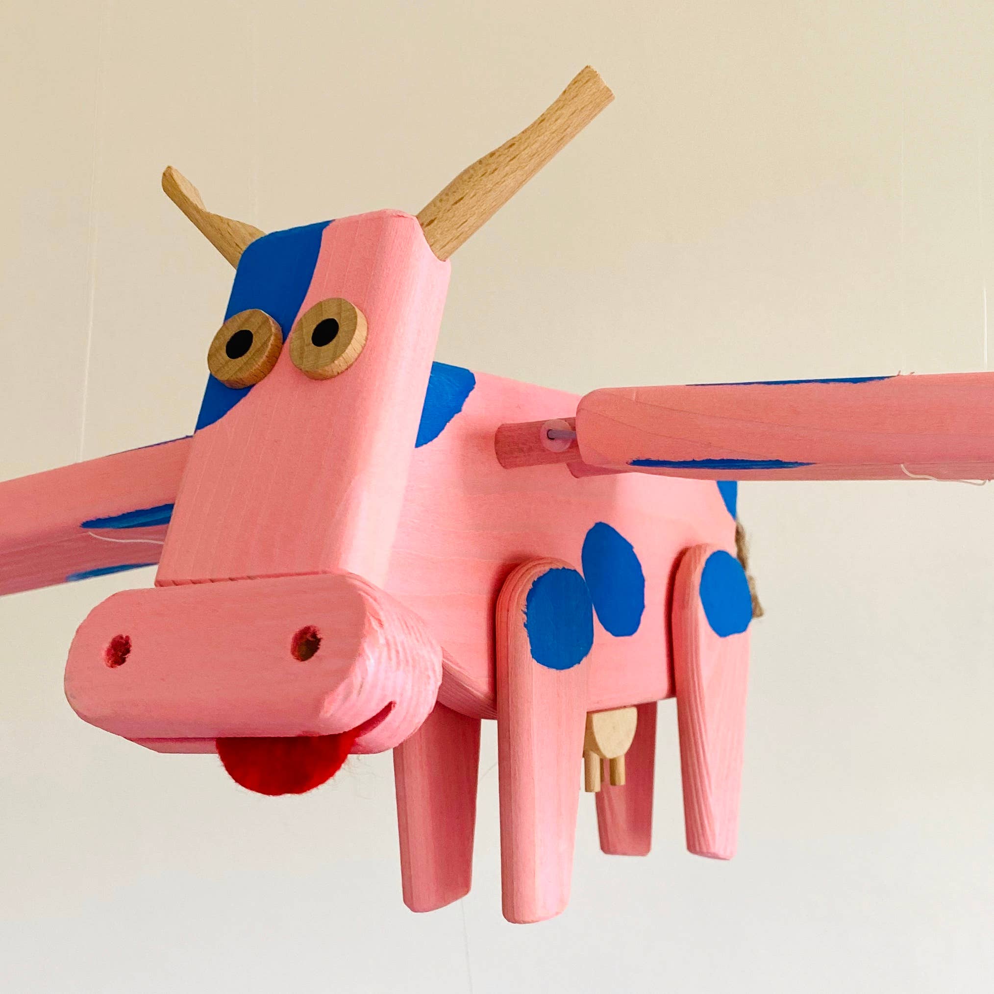 Mrozci – Engroshandel Babymobil – Flying Pink Cow Træmobil  - Dekoration til Børneværelset7