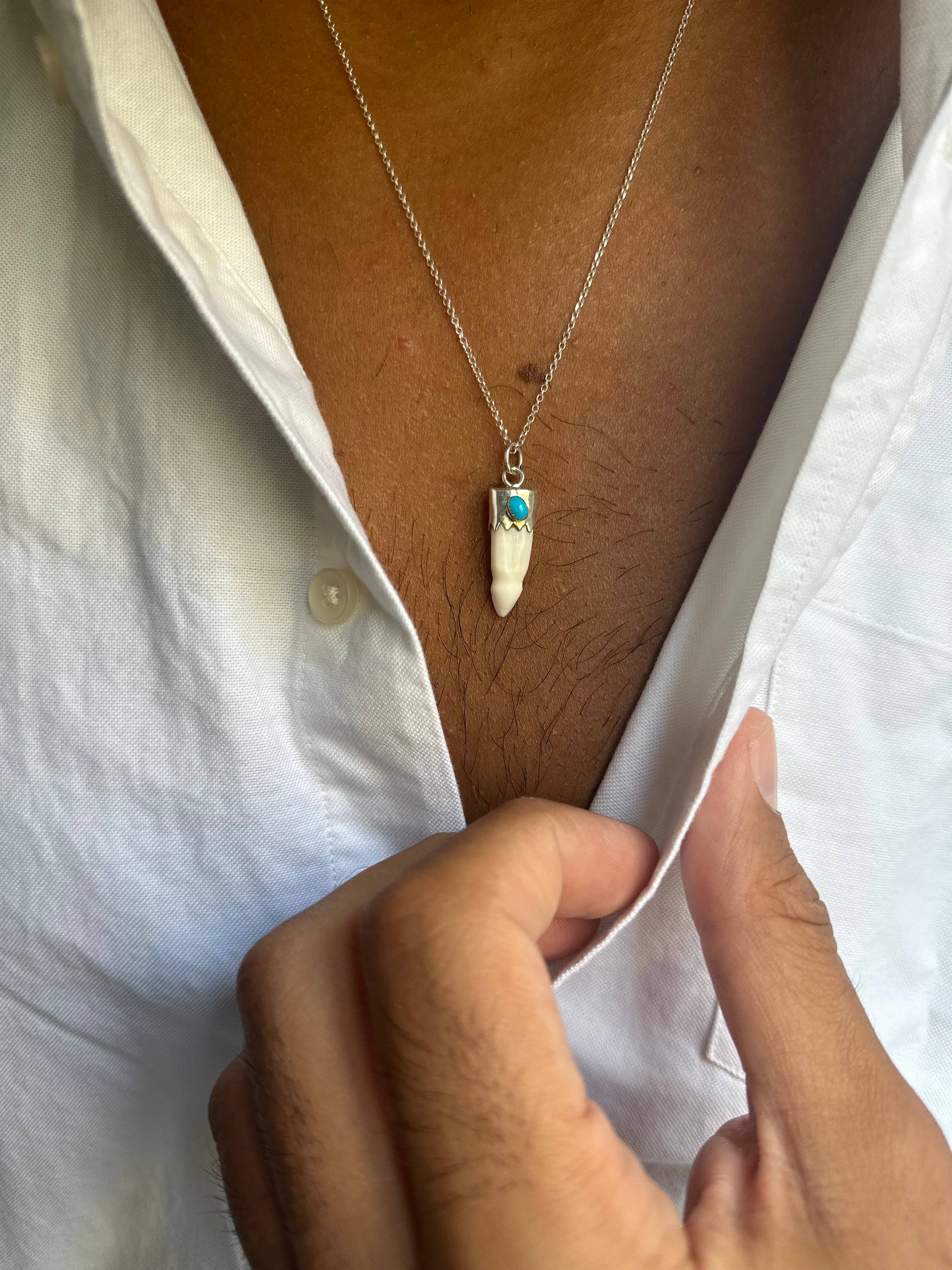 Christina Christi – Engroshandel Halskæde med vedhæng – Mænds sølv tand halskæde, sølv kæde halskæde, ben3