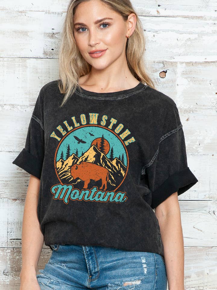 BT2486-OMT Top Feminino Oversized com Estampa Gráfica e Lavagem Mineral por atacado de BouTeeQue Closet