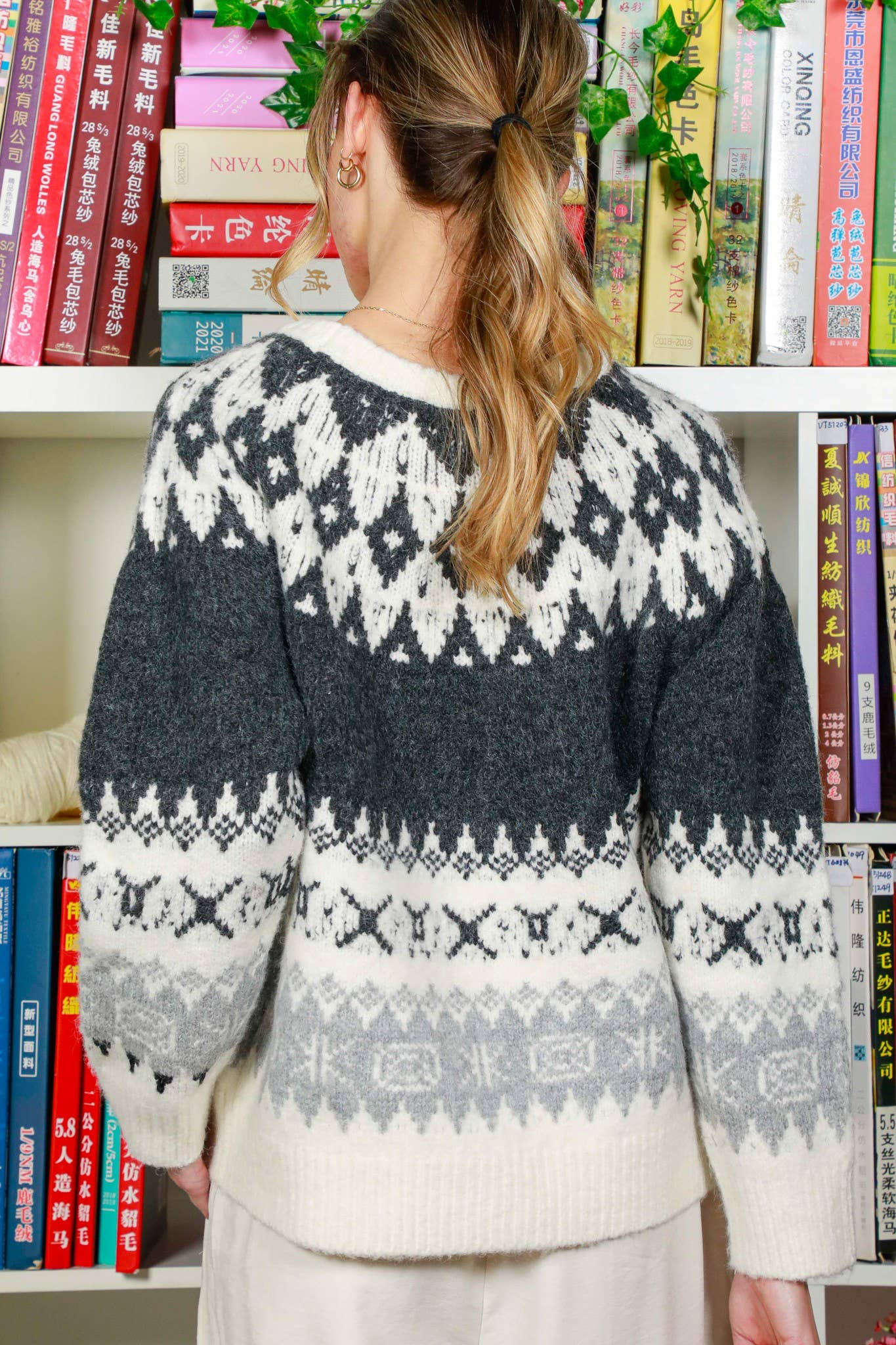 Vine & Love - Wholesale Knit Sweater - Women's - Fair Isle Accent Pullover Knitted Sweater VT8201719