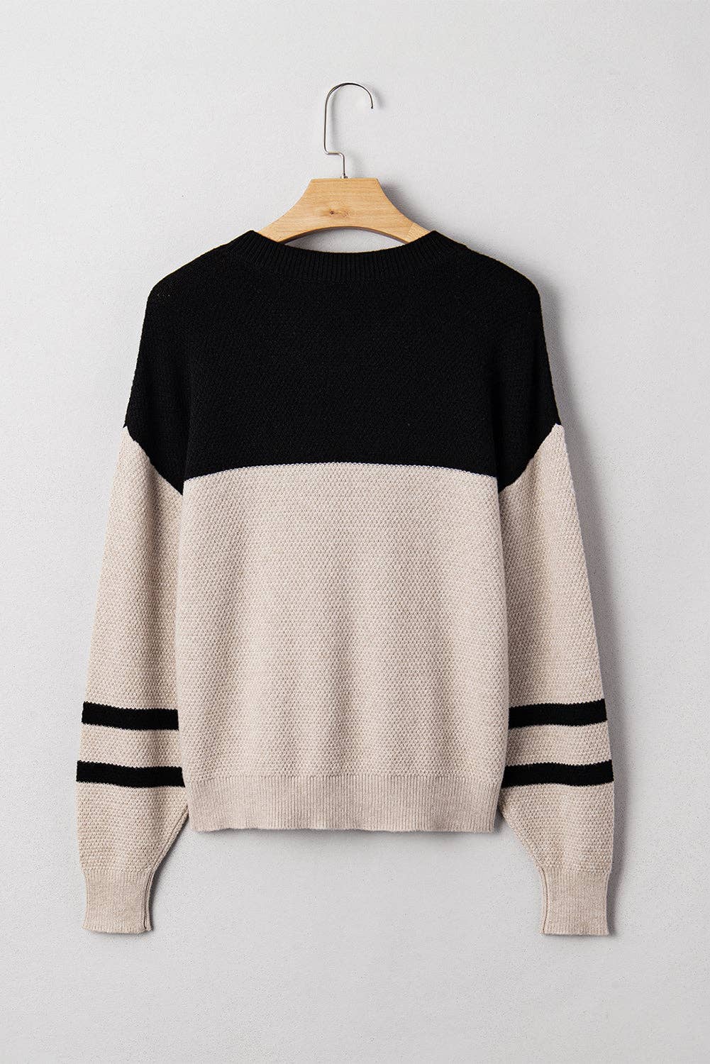 Suhkasana – wholesale Knitted jumper – Women′s – Parchment Color Block Knit Striped Sleeve Detail Casual Sweater7