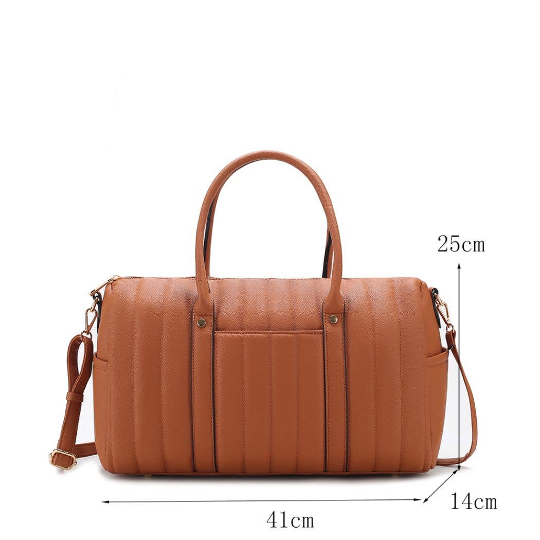 MKF Collection - Vendita all'ingrosso Sacca da viaggio - Donna - Borsa da viaggio Luana trapuntata in ecopelle vegana per donna di MKF Collection11