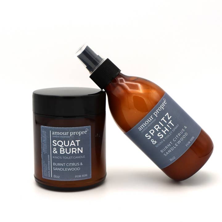 Articles de toilette King's Throne : Bougie Squat and Burn, Spray de salle de bain Spritz & Sh!t POUR LUI. pour la vente par Amour Propre
