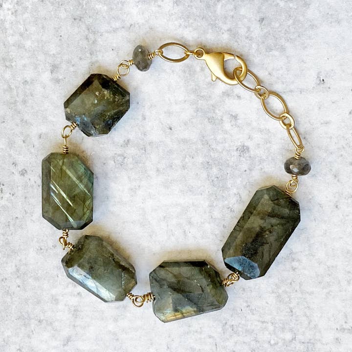 Glass Mountain, braccialetto Lea Labradorite per la vendita all'ingrosso da parte di Alexia Viola Napa Valley