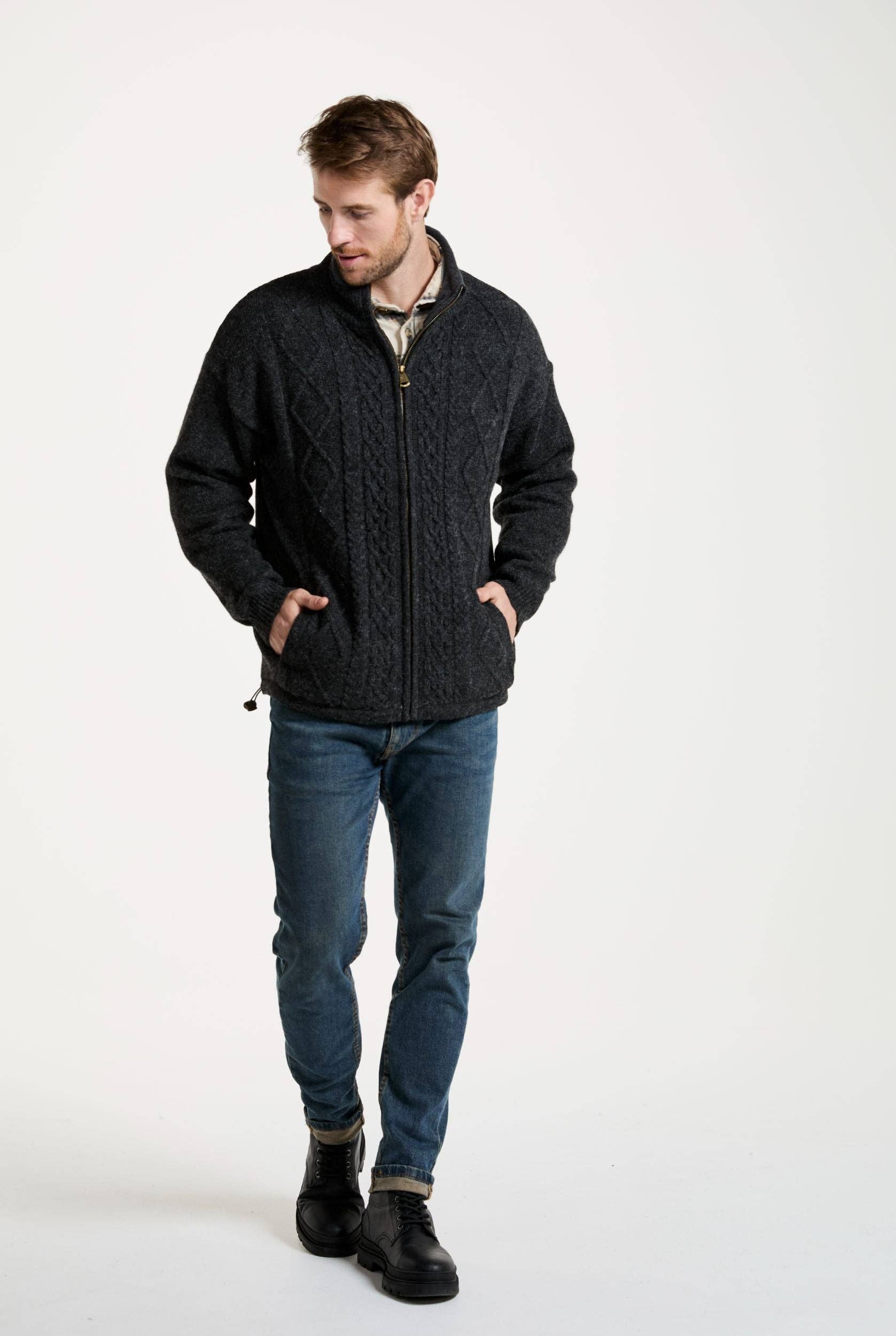 Aran Woollen Mills – Cardigan - Homem por atacado – Cardigã Masculino Farmleigh Forrado em Lã - Cinza4
