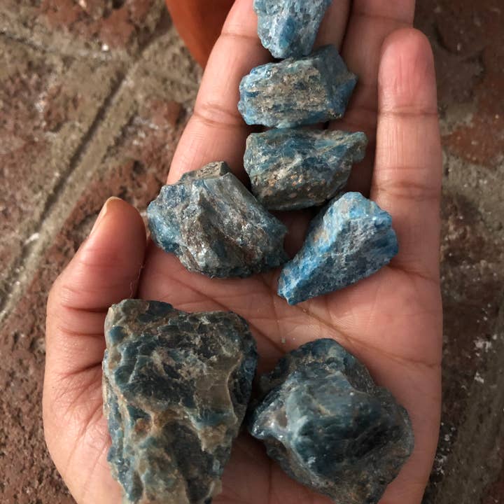 Rå blå apatit för wholesale av Kamicr8tions