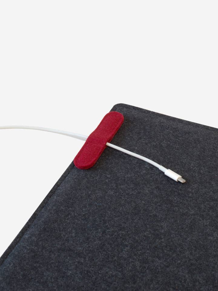 garde-câble magnétique pour la vente par Nedrelow