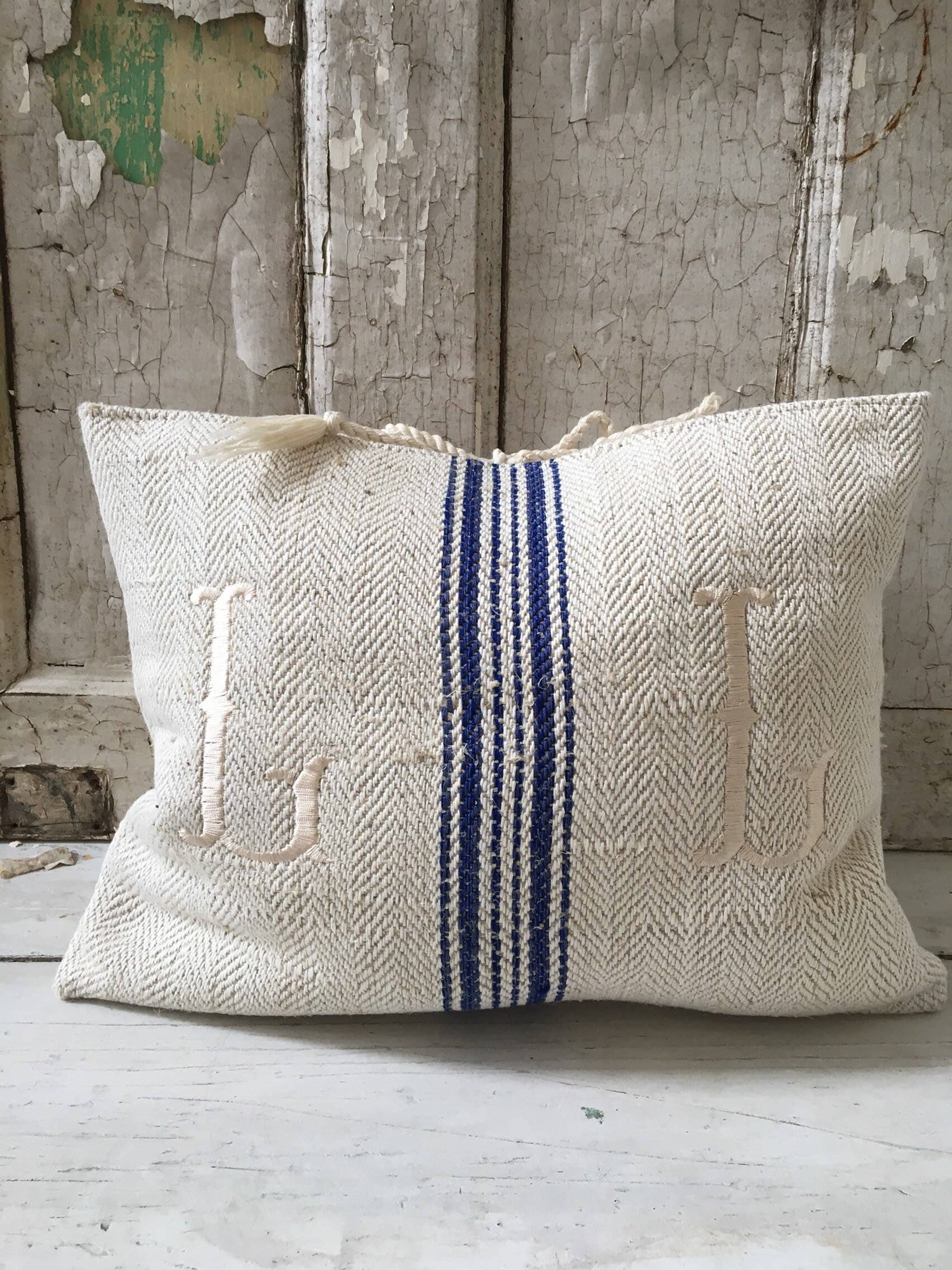 DunnByDesigns - Vente Housse de coussin - Housse de coussin Grain Sack Monogram Grain Sack Grain Sack