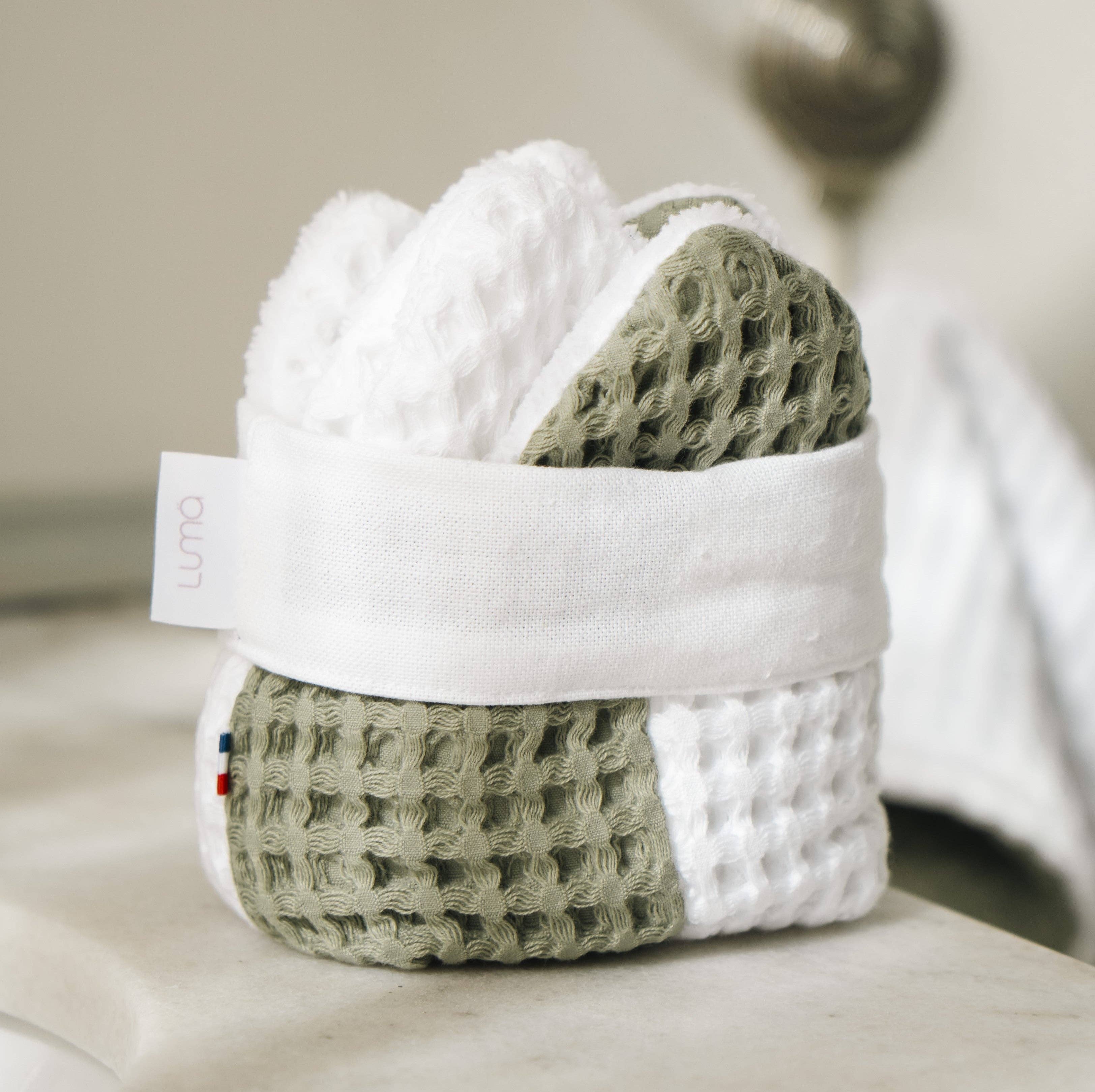 Lumä - Wholesale Makeup Remover - Washable makeup remover pads + basket10