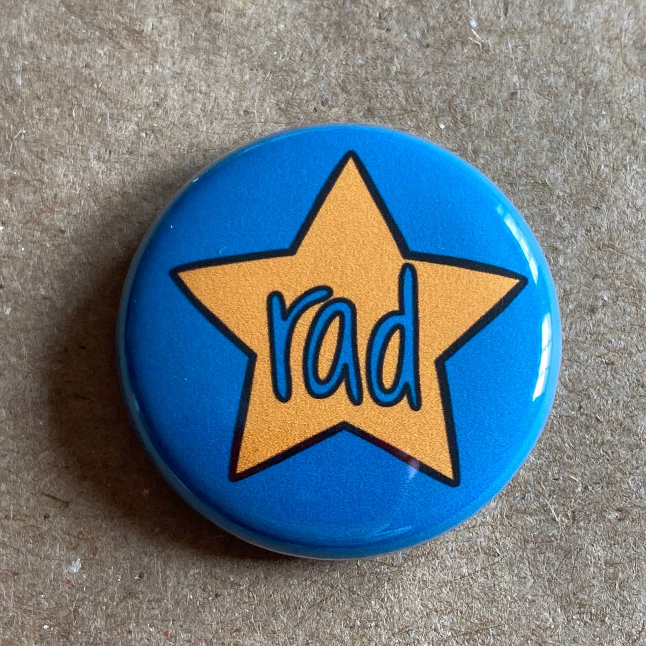 AnneArchy – wholesale Lapel pin/button – rad star pin back button0