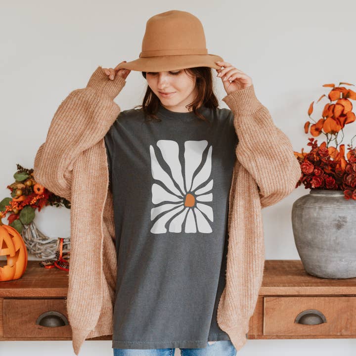 DAISY TEE | FLORAL | SIZES S-2XL for wholesale by Loopty Loo Designs