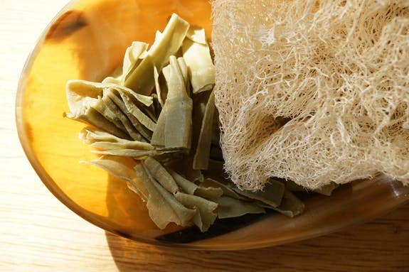 Karawan Authentic - Wholesale Laundry Detergent Powder/Pods - ALEPPO SOAP IN GLITTER FOR LAUNDRY - 250G JAR3