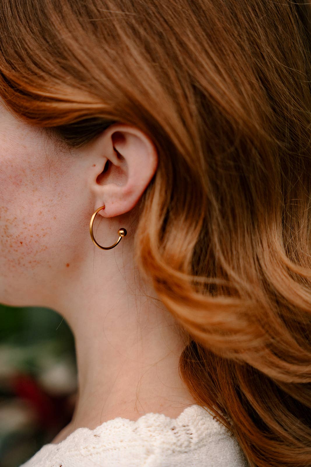 Spiffy & Splendid – wholesale Hoop-örhängen – Magnolia Hoops - Vit // Smycken, Örhängen11