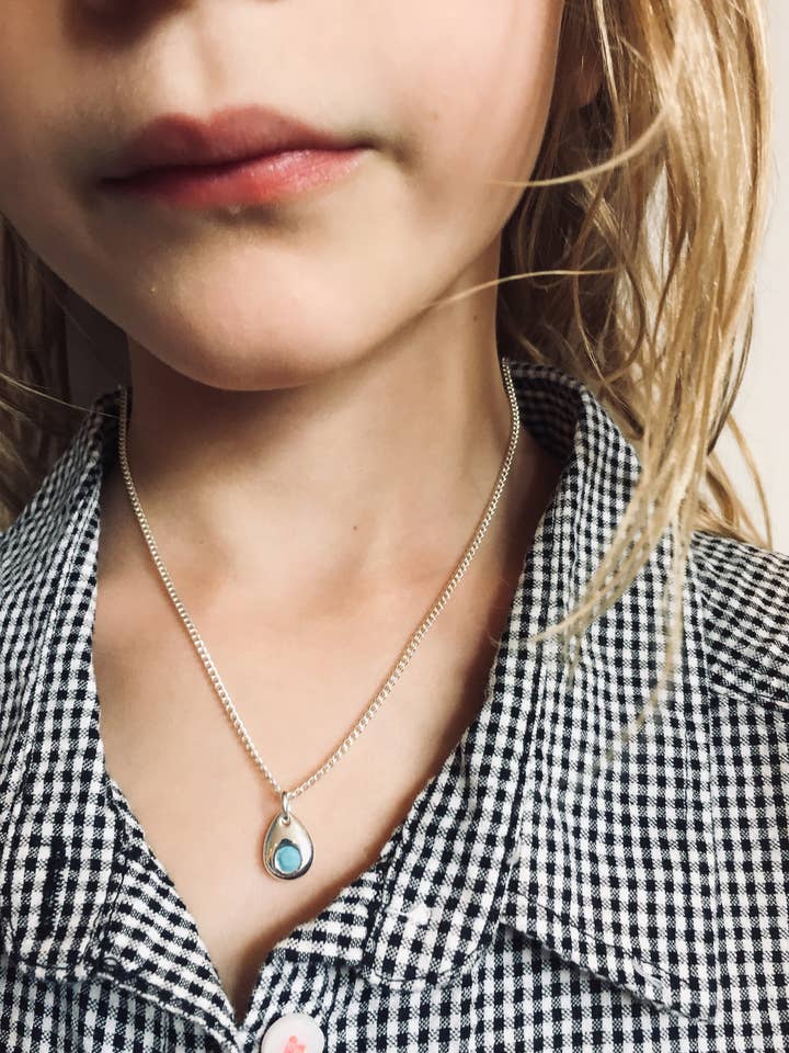Collier de pierre de naissance en argent pour enfants pour la vente par viv + bo