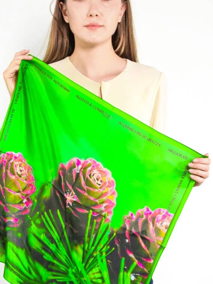 FOULARD P. LARCH per la vendita all'ingrosso da parte di BB FLOWER