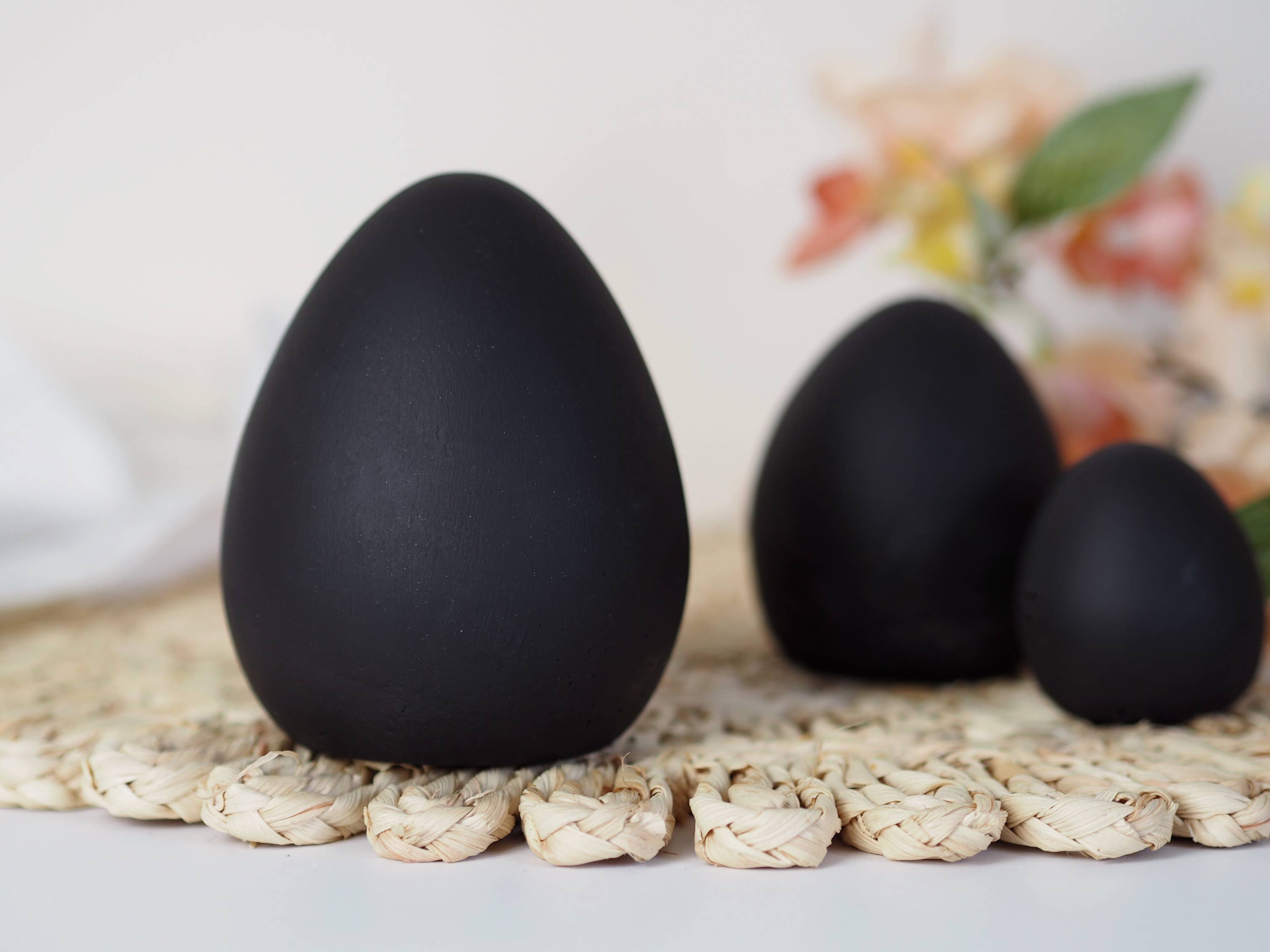 Feathered Oak – wholesale Decorative tabletop object – Concrete Eggs | Easter Decor | Spring Decor | Egg Ornament2
