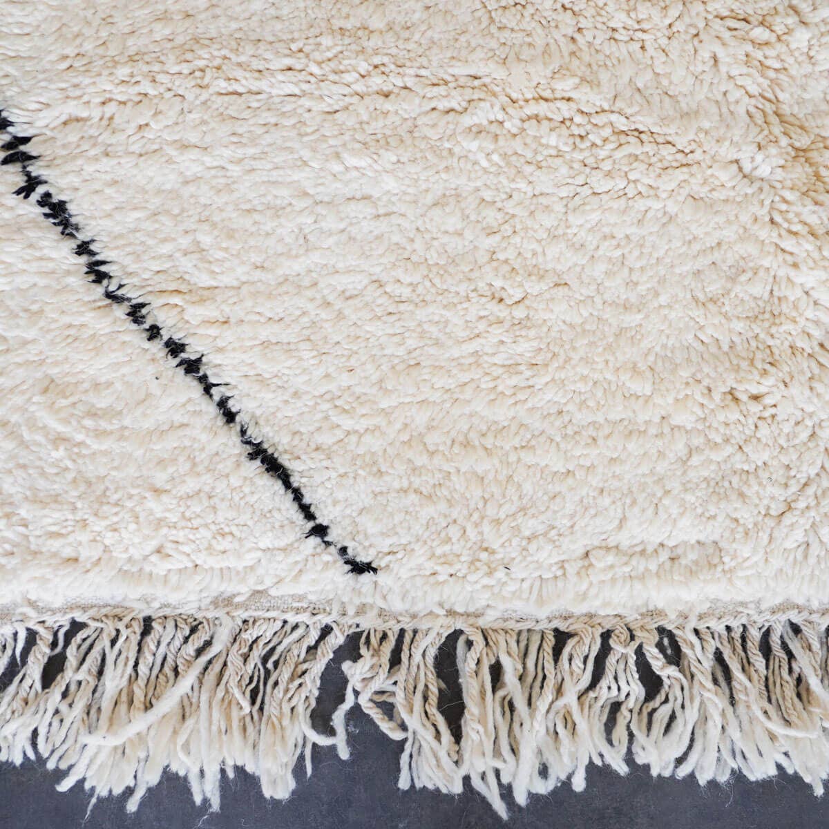 Moroccan Woven Treasures – wholesale Area rug – Black & White Moroccan Rug, Berber Shag Rug, Large Area Rug3