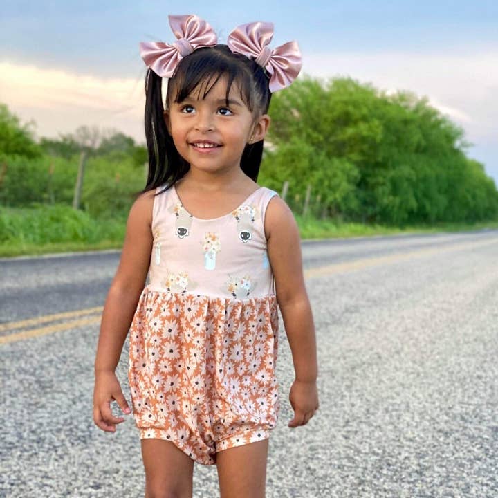 Barboteuse à bulles de vache florale, Combinaison pour enfants, Barboteuse pour tout-petits pour la vente par Remi Rae’s LLC