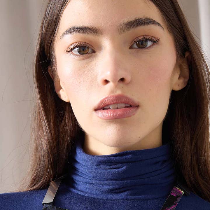 Klee V Necklace - Silver/Black/Rainbow* and other Purchase Wholesale moderne vrouwen kleding. Free Returns & Net 60 Terms on Faire trending on Faire.