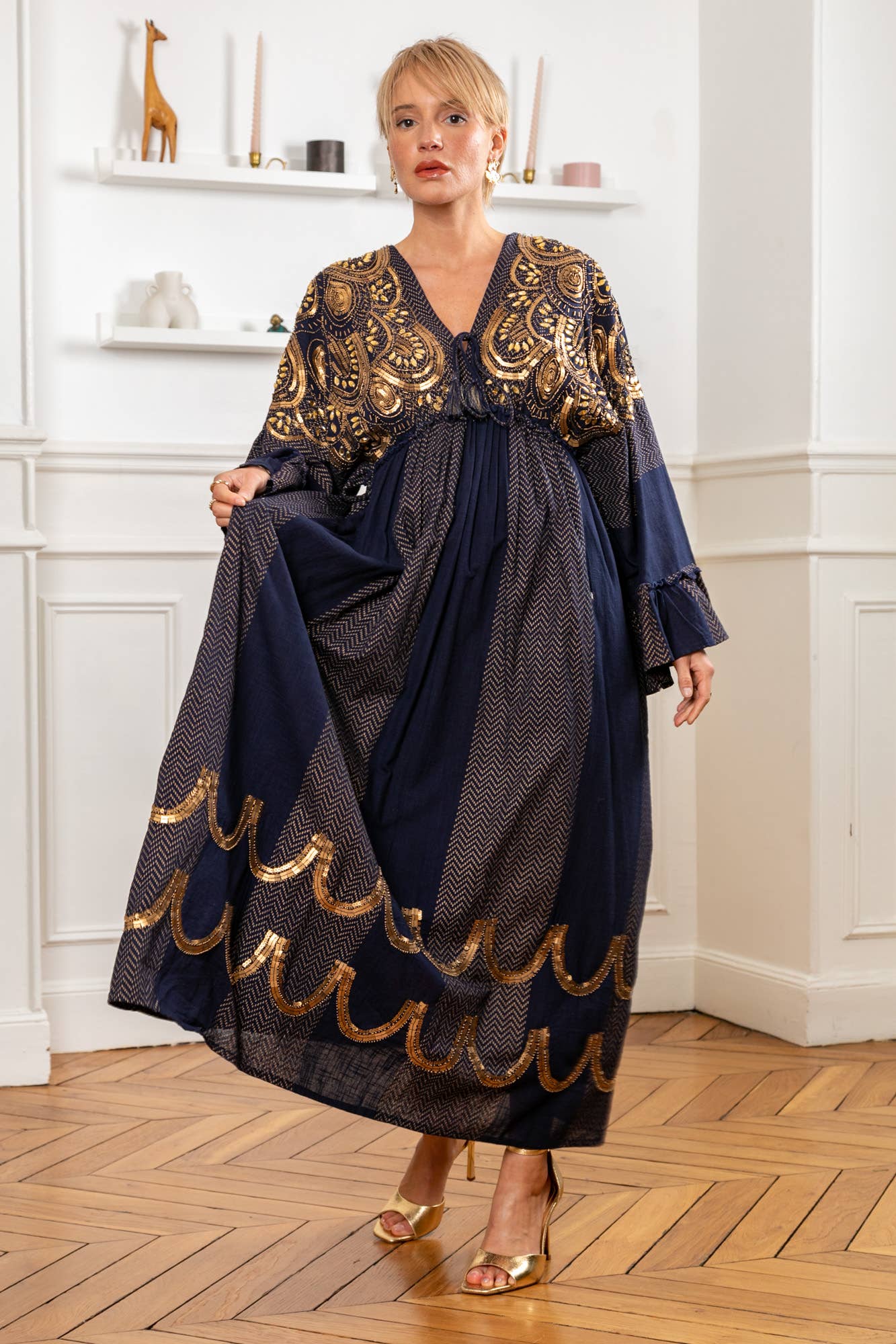marine Robe longue Inspiration Caftan,détails de sequins et perles  en vente sur Faire3
