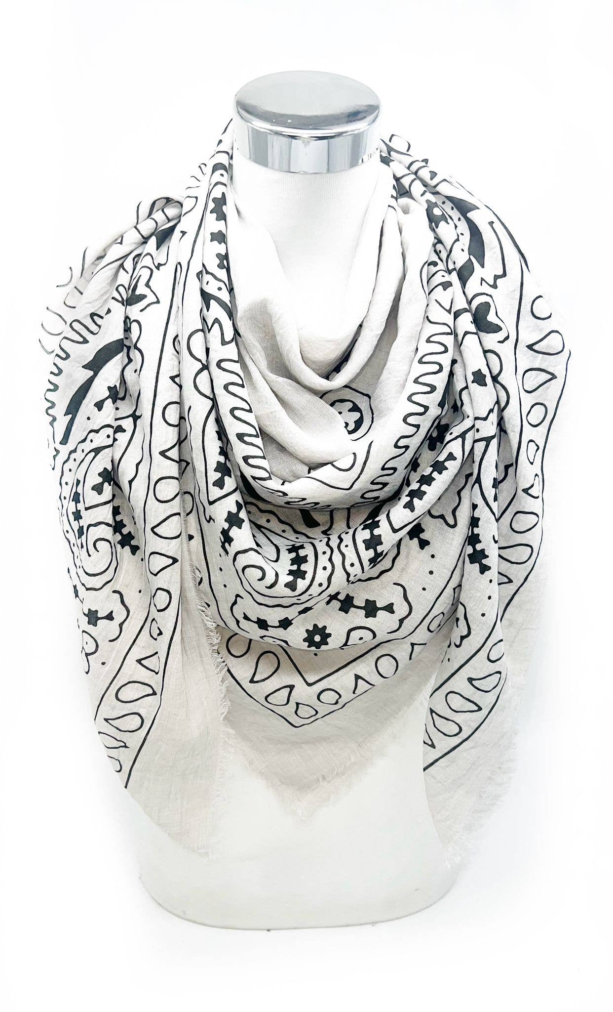 LINETA - Vente Écharpe – femme - 46735-A5 Foulard grand carré motif bandana 8