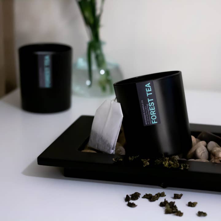 Bougie Forest Tea pour la vente par Woodnote Candle Company