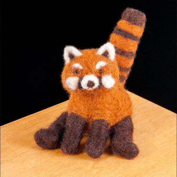 Woolpets – wholesale DIY craft kit – Red Panda Felting Kit3