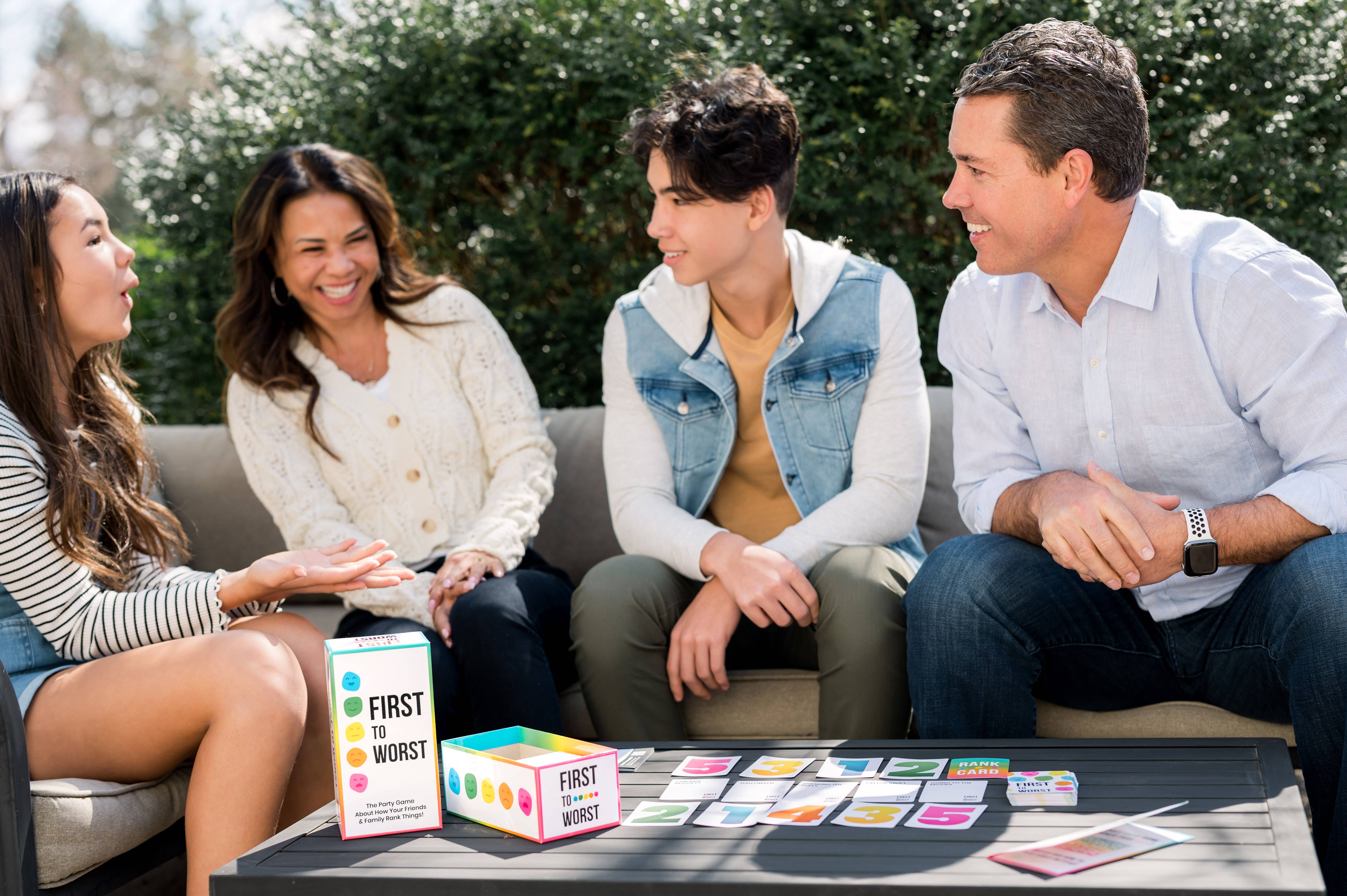 Dyce Games - Wholesale Card Game - FIRST TO WORST Jeu de société - ÉDITION QUÉBECOISE3