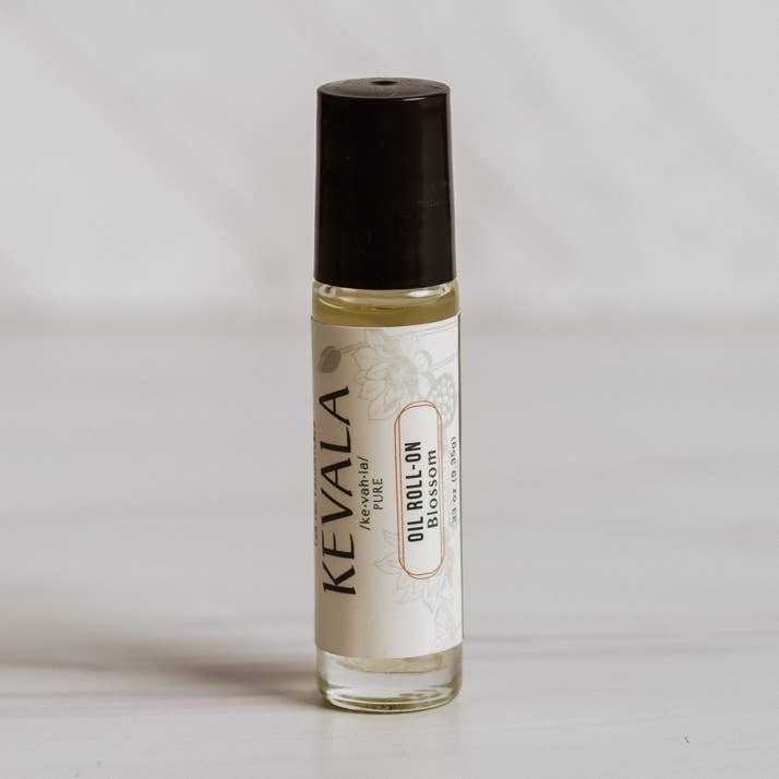 Olio essenziale di fiori roll on per la vendita all'ingrosso da parte di Kevala Body Care and Botanicals