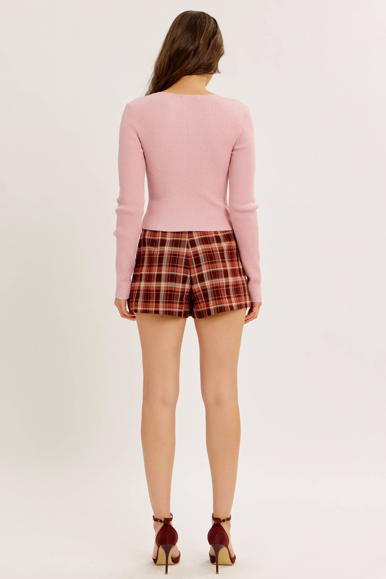 idem ditto – Großhandel Strickpullover – Damen – BOLD STATEMENT METALLIC STRICKPULLOVER MIT SCHLEIFEN8