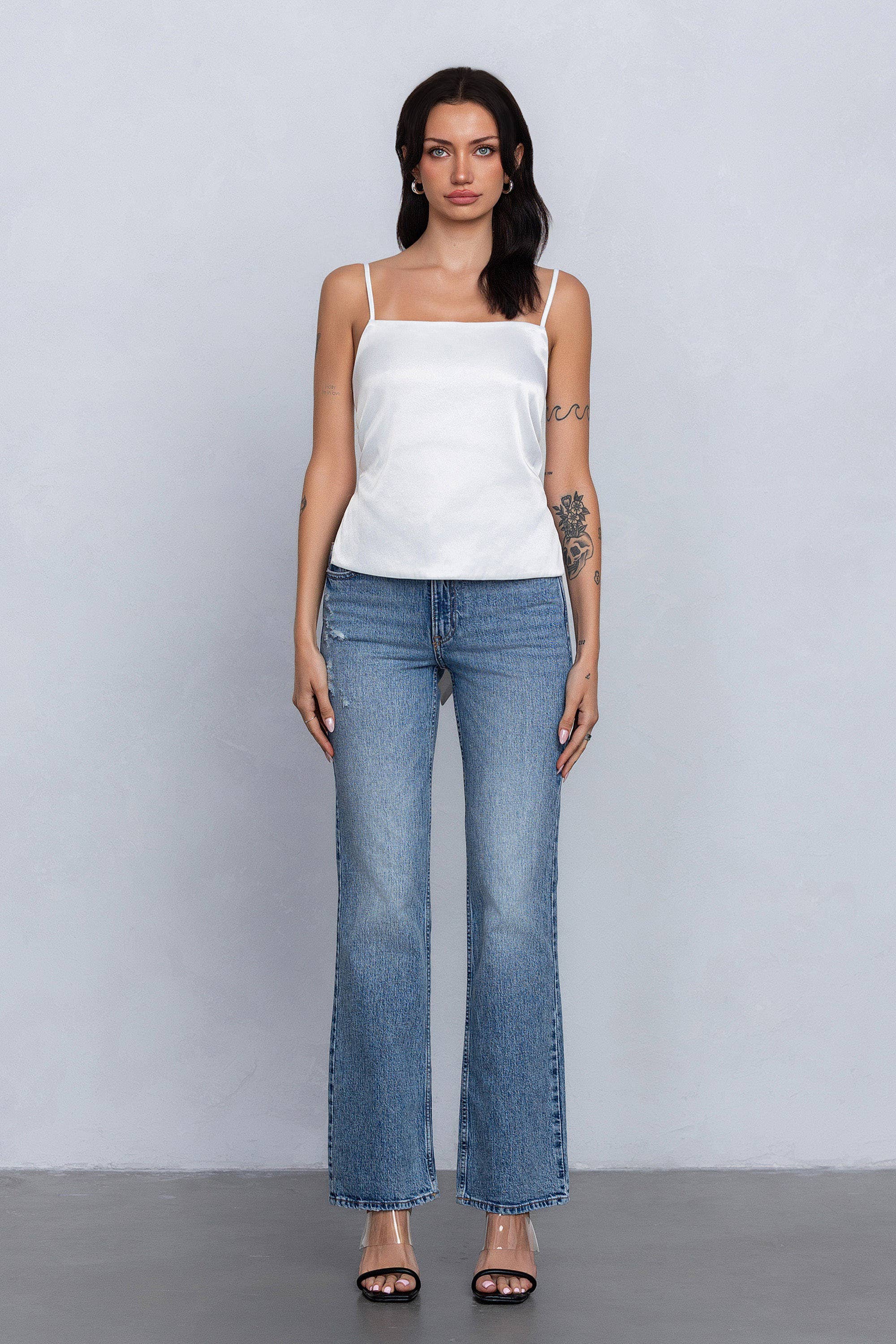 No Vacancy – wholesale Camisole – Women′s – Stretch satin cami top w/ large ribbon tie detail5