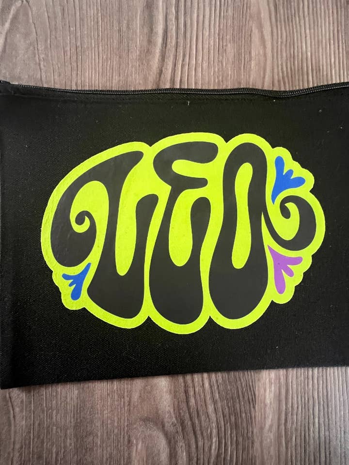 Pochette zippée en toile Leo pour la vente par The Little Planet