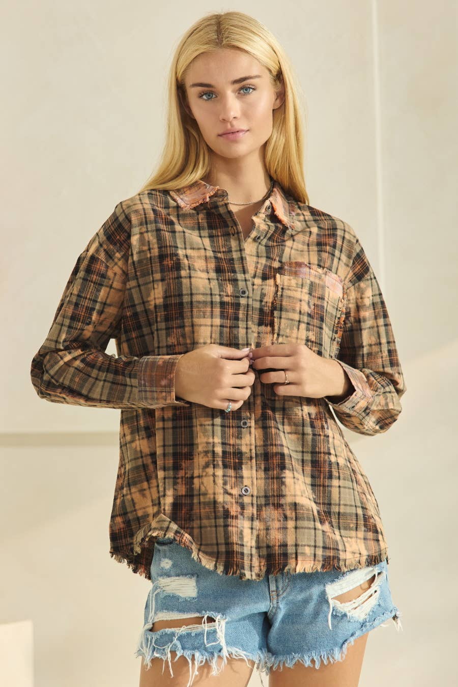 Oddi – wholesale Tröja med knappar – Dam – Plus Spotted Bleach tvättad dunskjorta2