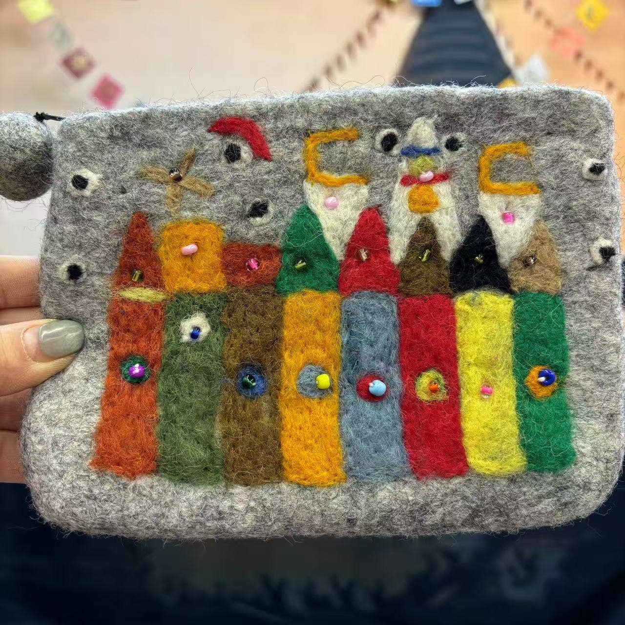 Tourtiwi - Wholesale Portemonnee - Dames - Schattige Kleine Vilten Tasjes met Sprookjesachtige Stadsdecoraties2