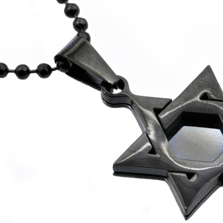 Collier à pendentif étoile de David en acier inoxydable noir pour homme pour la vente par Blackjack Mens Jewelry