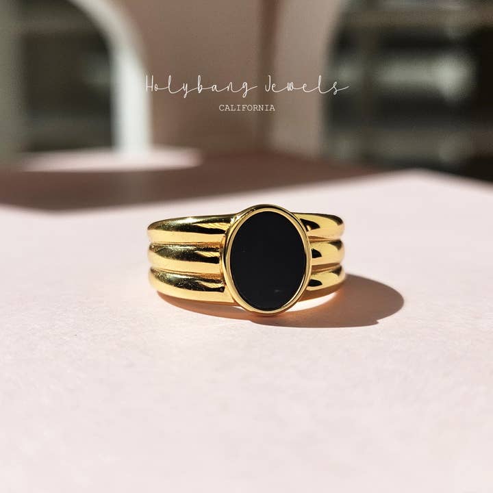 ANELLO CON SIGILLO NERO GROSSO - R-F12133 per la vendita all'ingrosso da parte di HolyBang Jewels