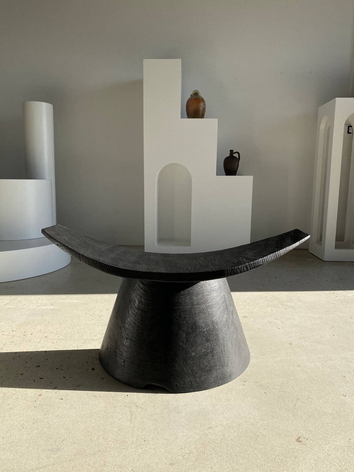 Office Objets – wholesale Stol – Minimalistisk fåtölj i svart trä7