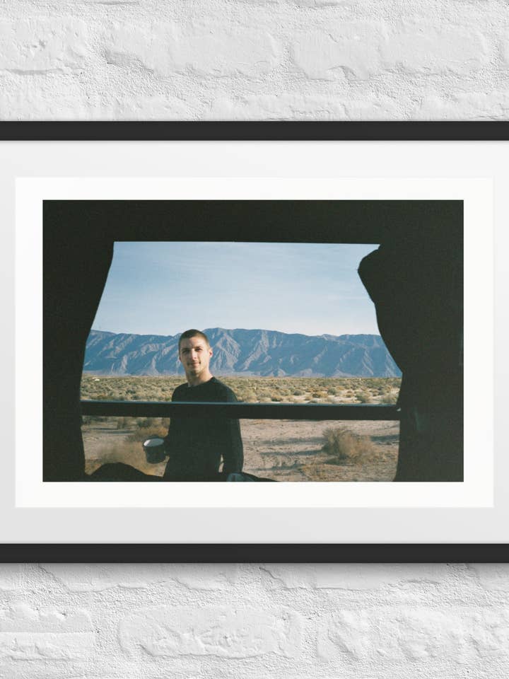 Vues de fenêtre de van | Affiche encadrée en film 35 mm – Impression photographique de voyage en Californie pour la vente par Stix and Stoned